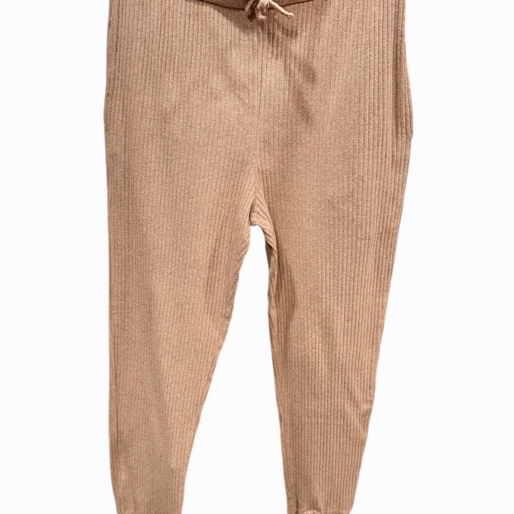 Ribbed Knit Jogger Pants in Camel